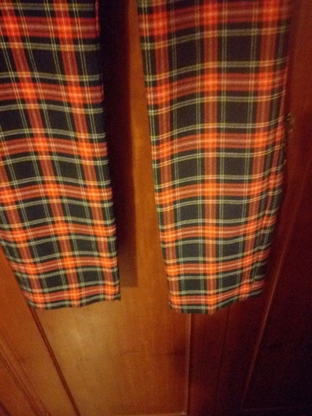 Pantalón cuadros Zara *