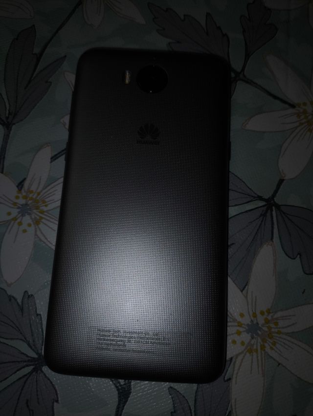 Huawei Y6 (2017) + Huawei P Smart
