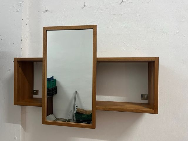 Mueble de bañoy estanteria y toallero