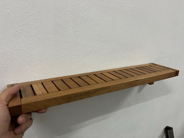 Mueble de bañoy estanteria y toallero