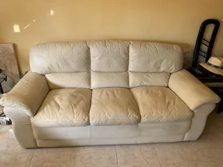 Sofas urgen vender se escuchan ofertas.