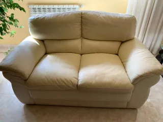 Sofas urgen vender se escuchan ofertas.