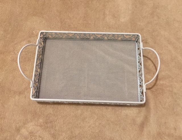 Bandeja blanca metal