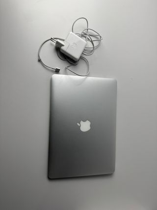 Macbook Air 13 i5 4GB RAM SSD 256GB