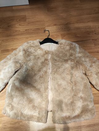 Cazadora de pelo rizo beig