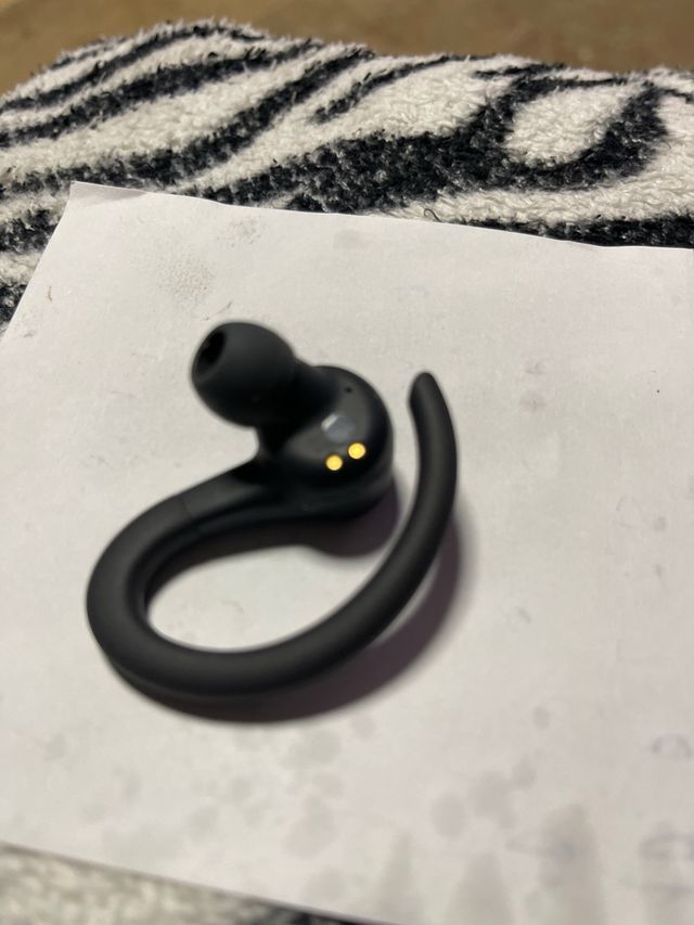 Auricular izquierdo Jlab  go air sport