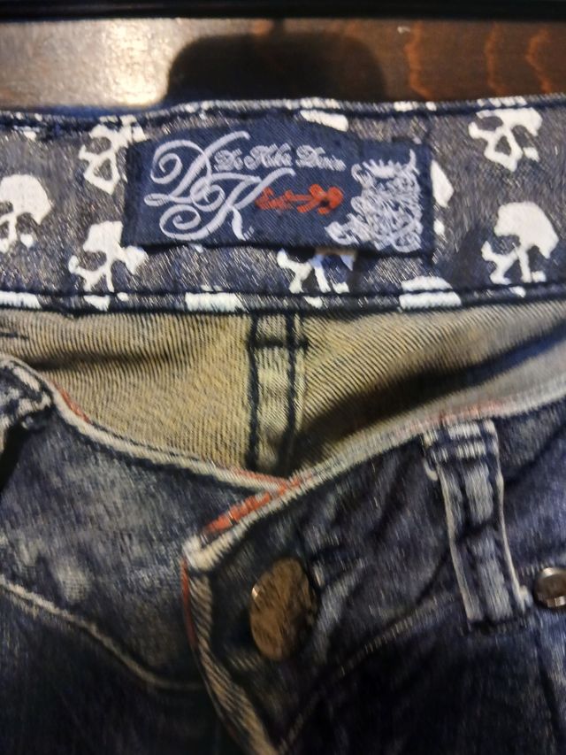 Jeans  blu con cuciture sul davanti