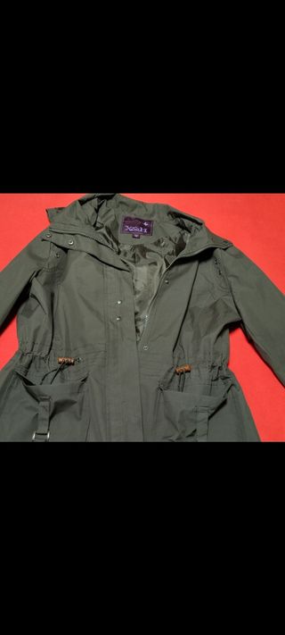 Parka de color marrón chocolate. M.