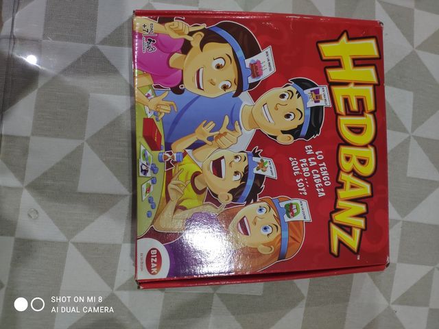 Juego de mesa hedbanz de bizak