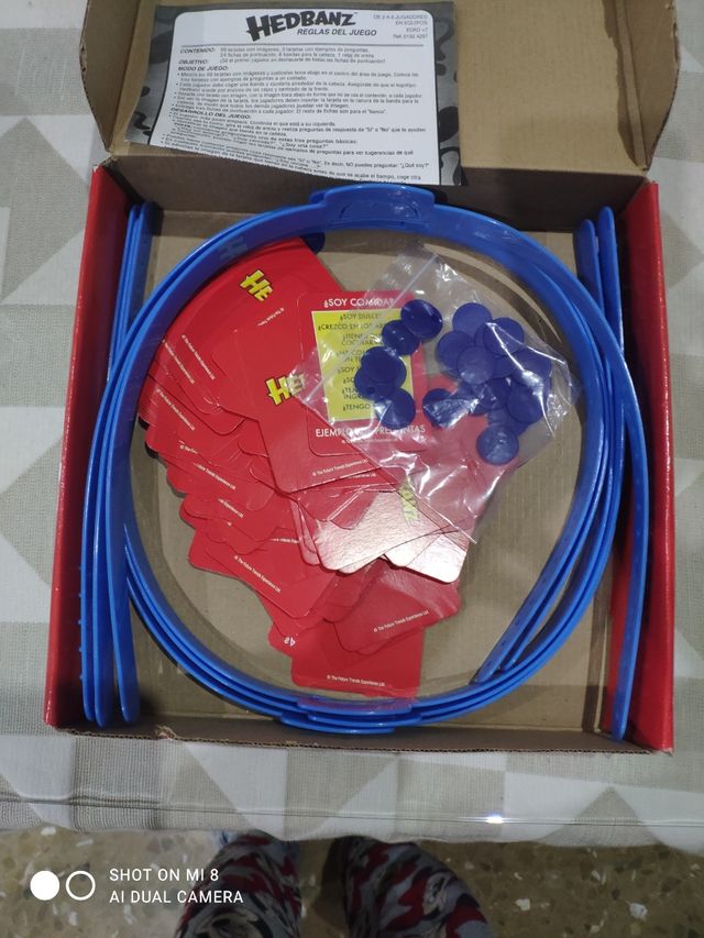 Juego de mesa hedbanz de bizak