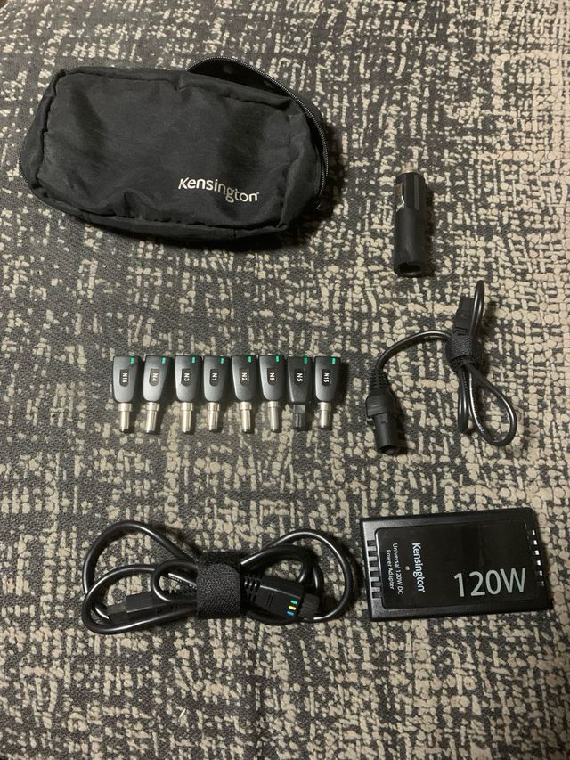 Cargador de pc portatil para coche o avión 