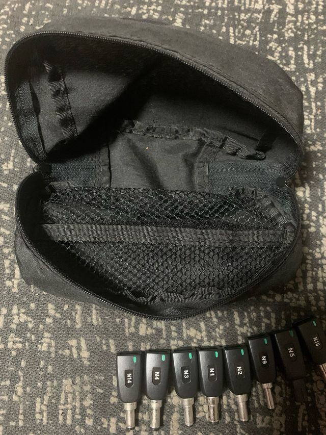 Cargador de pc portatil para coche o avión 