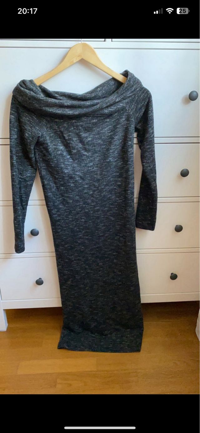 Vestido cuello barco invierno gris Stradivarius