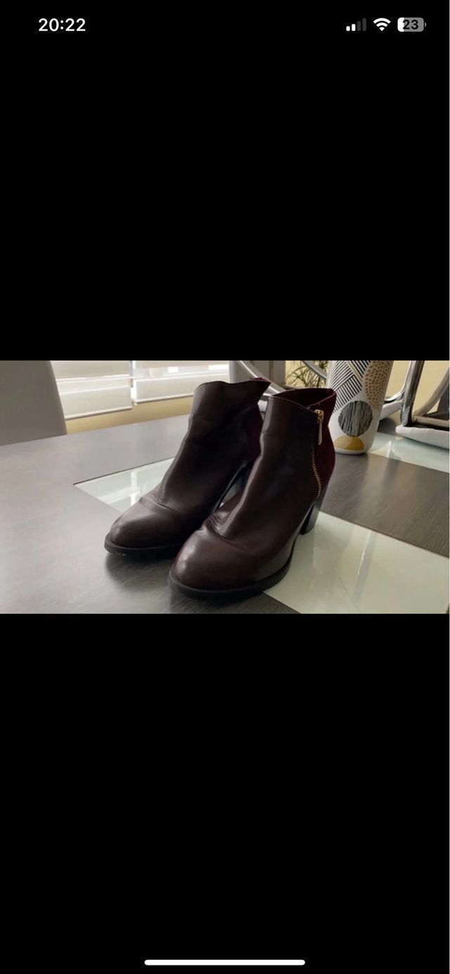 Botines granate de tacón Stradivarius