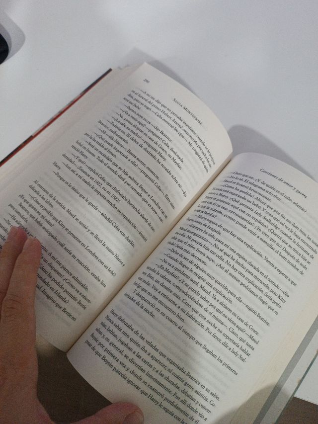 Canciones de amor y guerra (Lascronicas De Deverill, 1) (Spanish Edition)