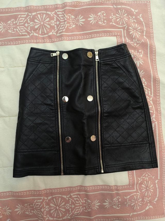 Minifalda polipiel negra River Island