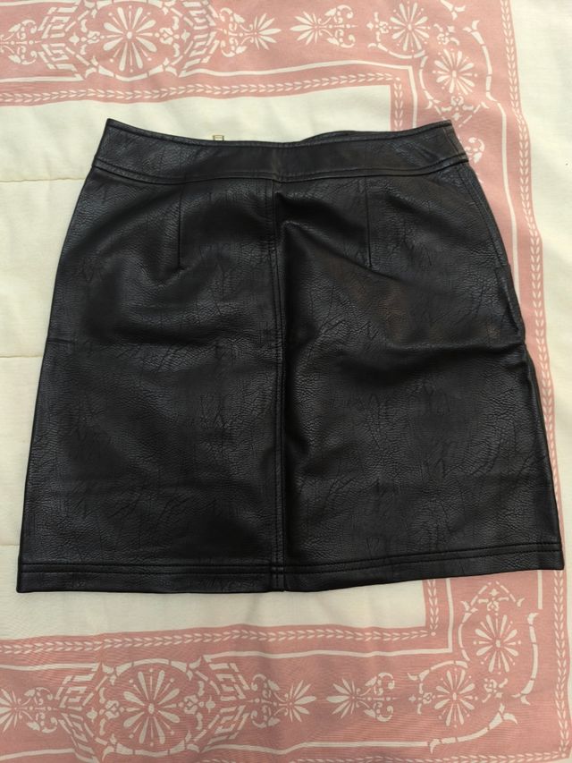 Minifalda polipiel negra River Island
