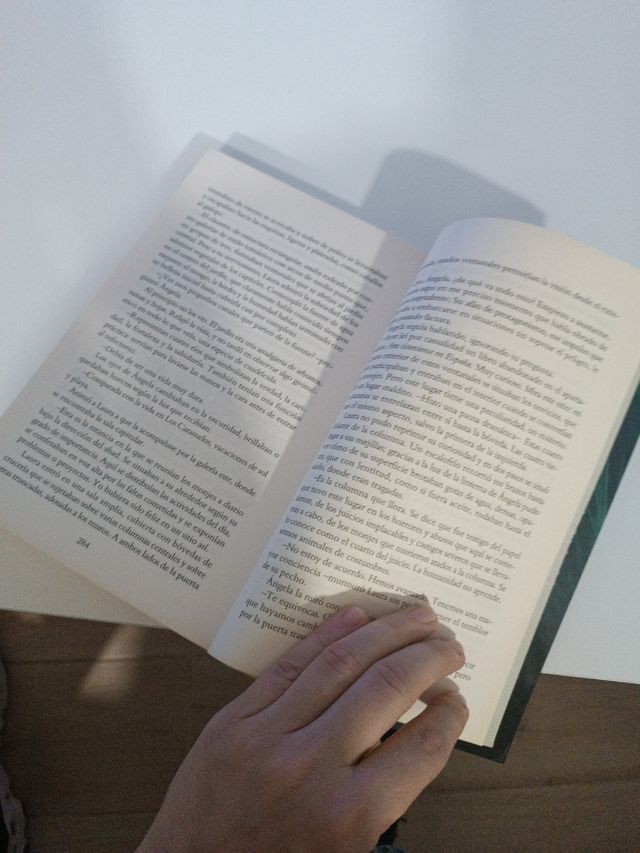 Sangre entre la hierba (Spanish Edition)