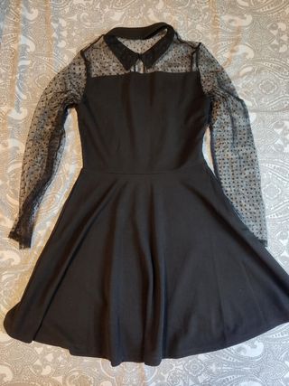Vestido negro con cuello