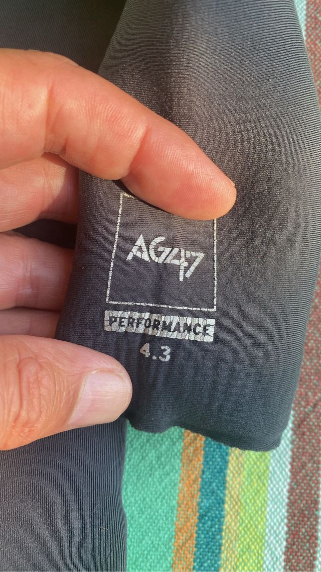 Traje surf quicksilver 4/3 talla 12