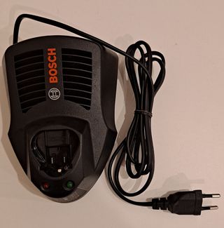 Cargador bosch 12V 3A