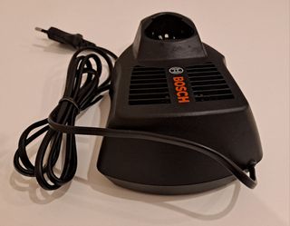 Cargador bosch 12V 3A
