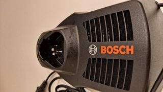 Cargador bosch 12V 3A