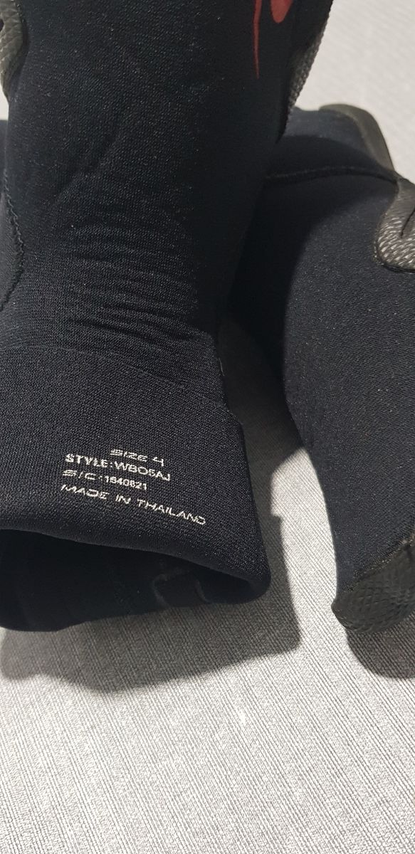 Escarpines surf niño