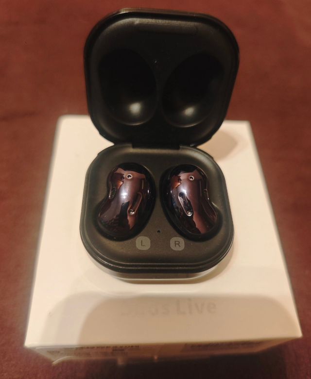 Samsung buds live