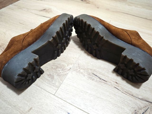 Dos pares de zapatos n°38