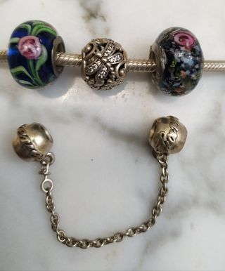 2 charmans Murano, Pandora, cadena de se