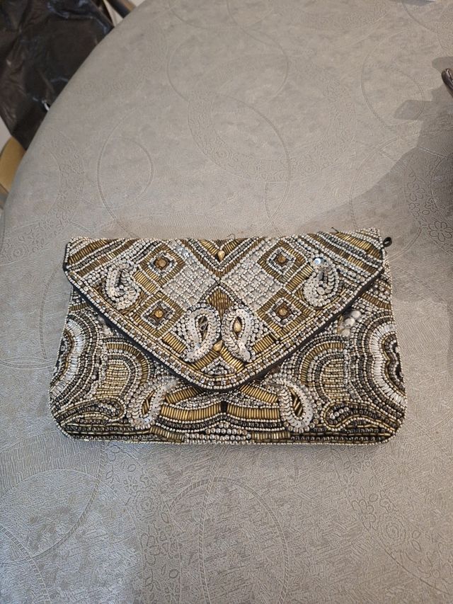 Cartera fiesta con pedreria 