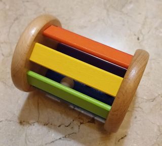 CASCABEL BEBÉ RULETA DE MADERA