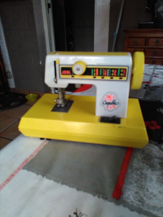 maquina de coser de los 70