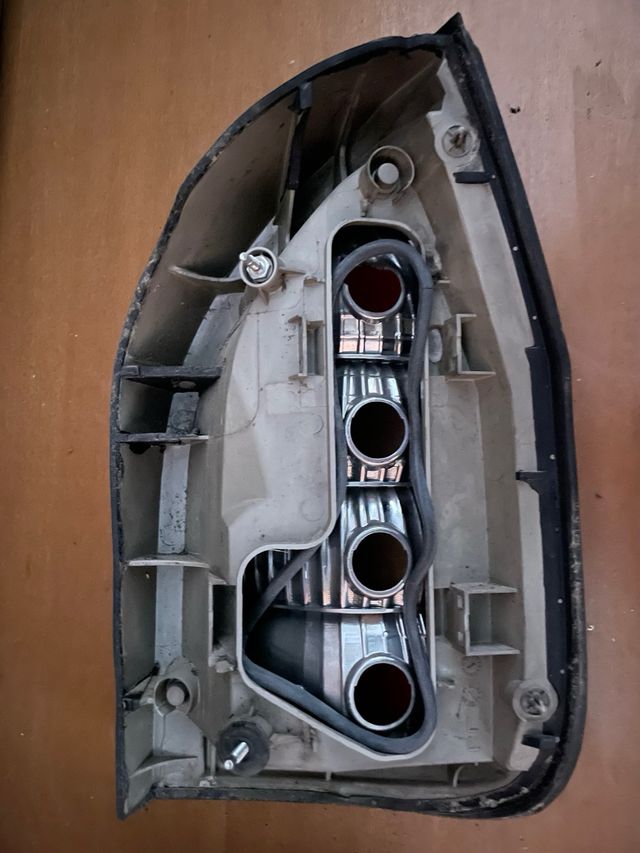 Piloto trasero izquierdo Opel Zafira