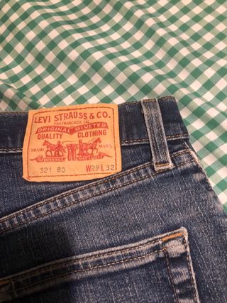 Pantalon levis 