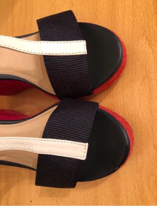 TOMMY HILFIGER - sandalias cuña 37
