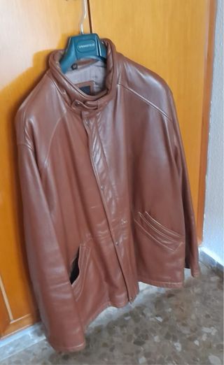 Cazadora piel autética color marron de caballero