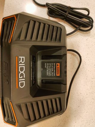 Cargador de baterías AEG BL1418 nuevo