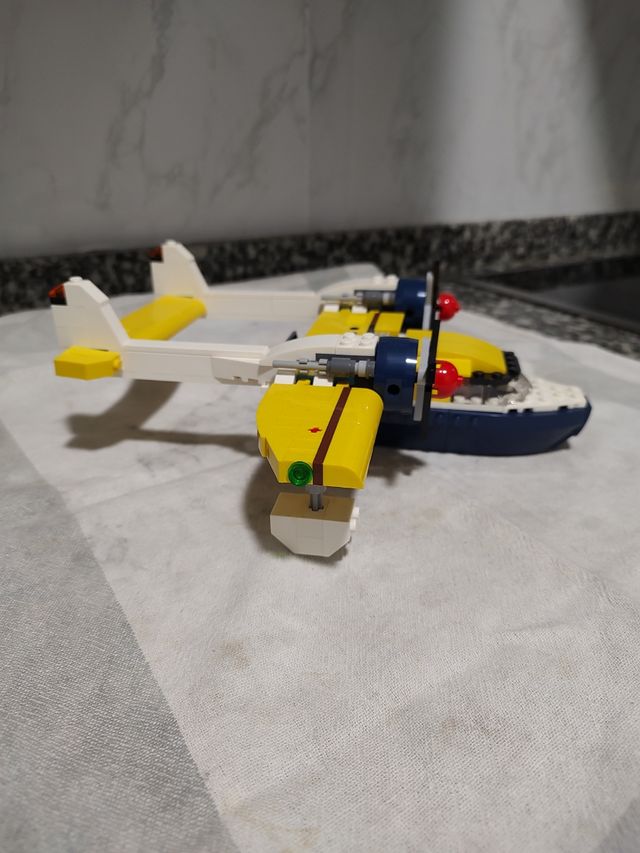 LEGO CREATOR; AVENTURA EN LA ISLA.