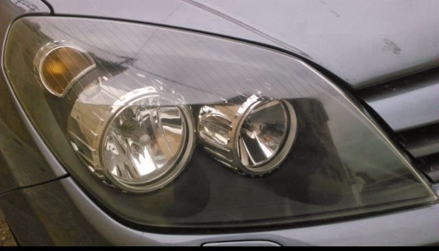 Pulido de faro con polimero.