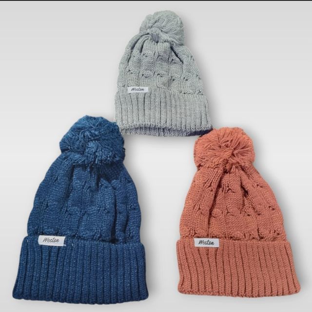 Lote 3 gorros con pompon