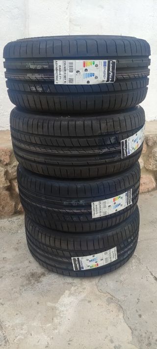 Se vende conjunto de 4 neumáticos goodyear