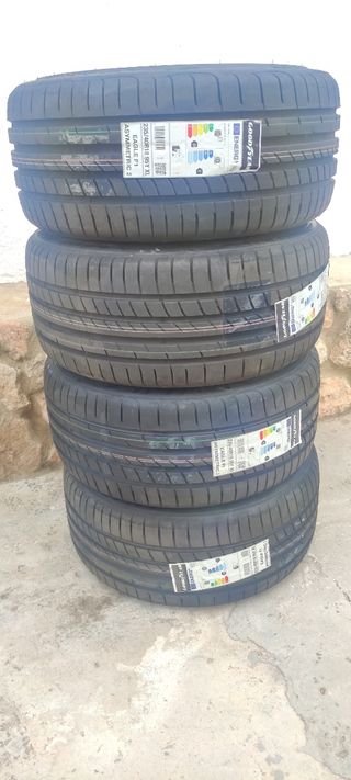 Se vende conjunto de 4 neumáticos goodyear