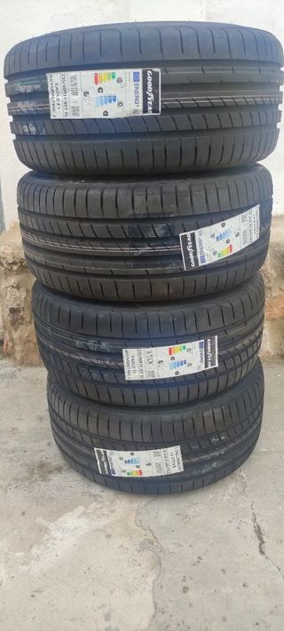 Se vende conjunto de 4 neumáticos goodyear