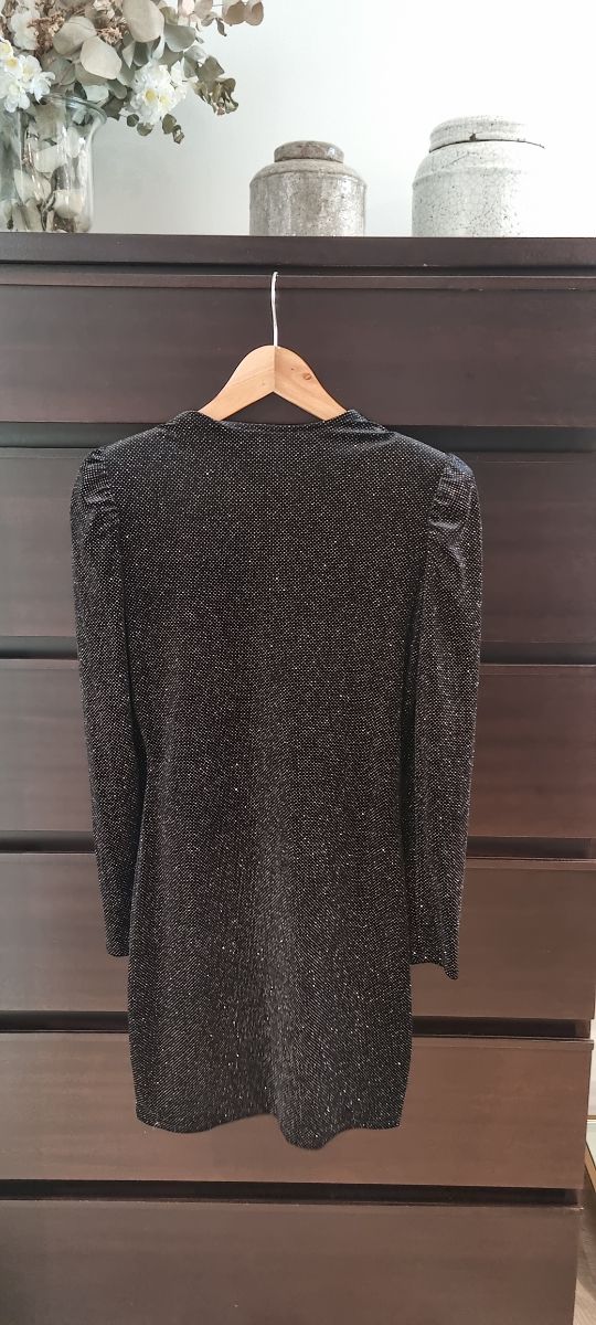 Vestido fiesta de Mango.