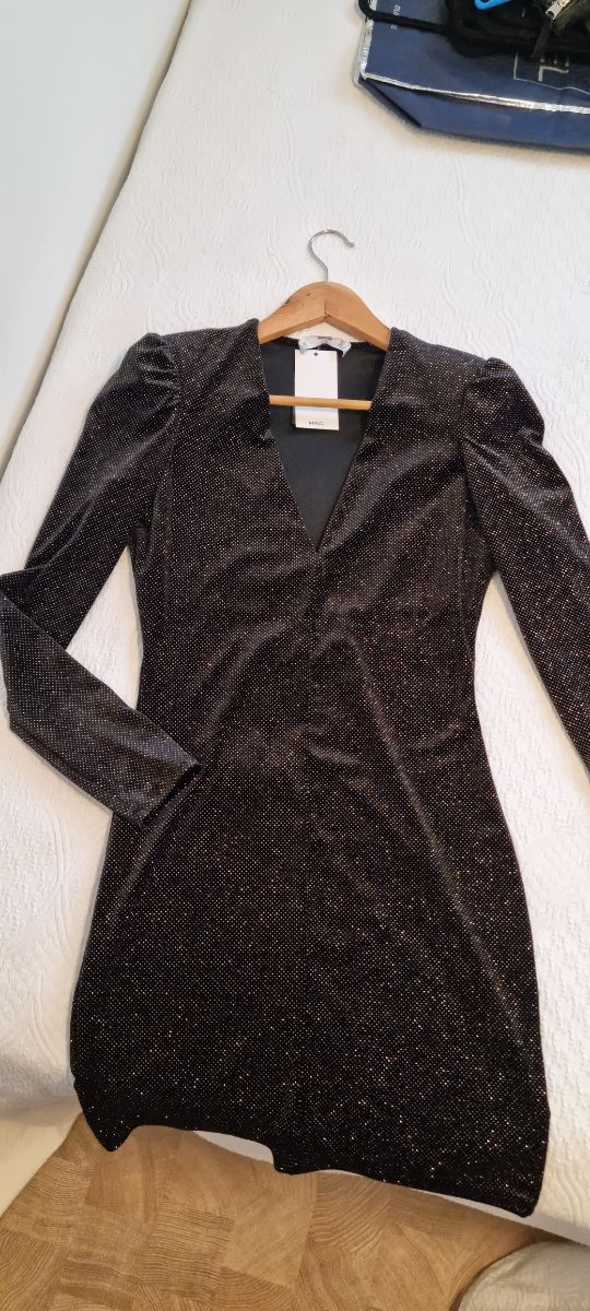 Vestido fiesta de Mango.