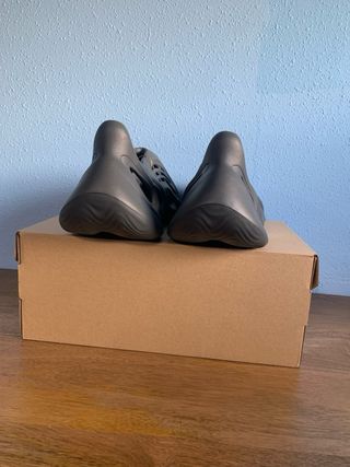 YEEZY FOAM RNR