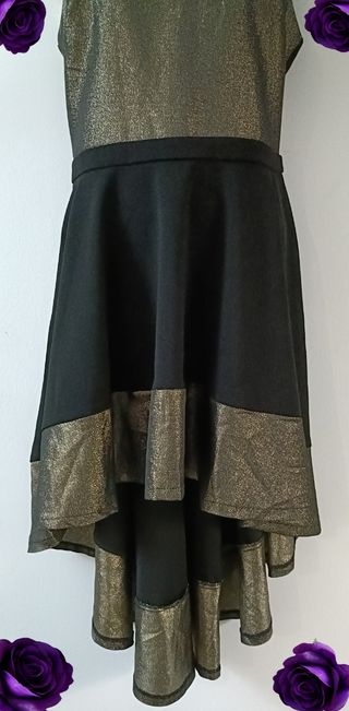 Vestido de fiesta negro con dorado.