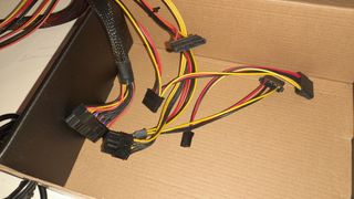 Nueva: Fuente de alimentación MARS GAMING MPII 550